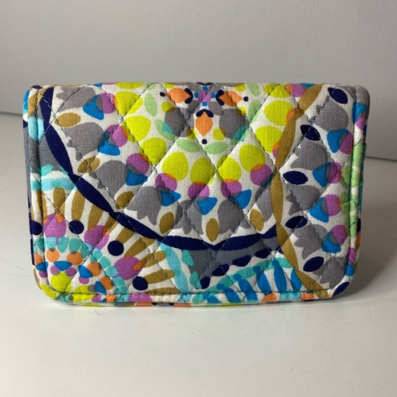 Vera Bradley RFID Small Bifold Wallet, Sunny Medallion fabric New With Tags NWT - Picture 3 of 14